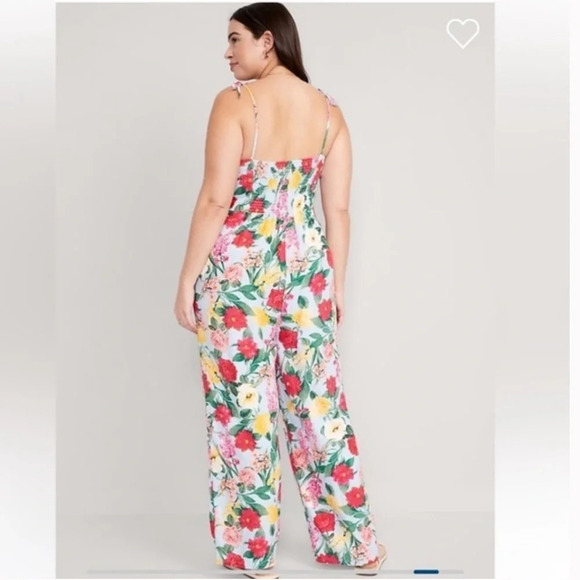 NWT Old Navy (2022) Twist Front Crop Jumpsuit in Multi Floral Size Small - Picture 11 of 12